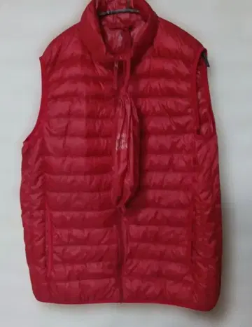유니클로 울트라 라이트 다운 베스트 (주머니 포함) XL 다크 레드