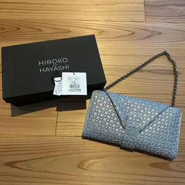 HIROKO HAYASHI 실버 클러치백 체인 지갑