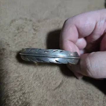 CHAVEZ 페더 뱅글 정가 55000