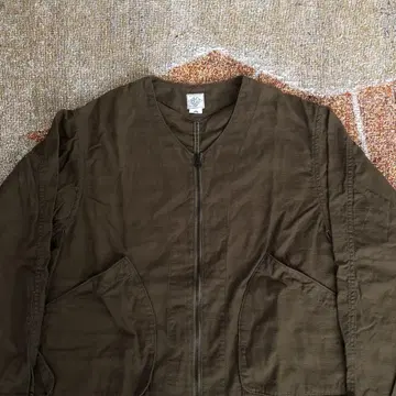 포스트 오버올즈 Dee-V 노카라 커버올 사사프라스