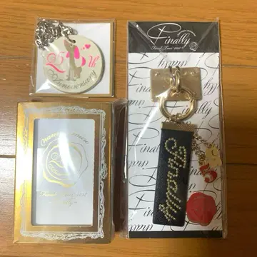 아무로 나미에 25th Anniversary 기념 굿즈