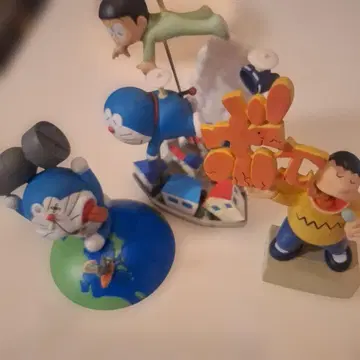 도라에몽 코믹 스타일 피규어