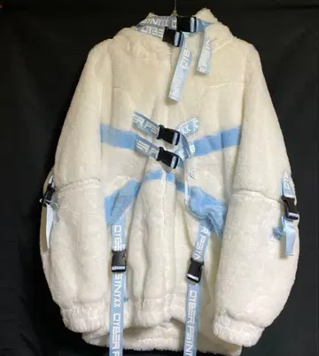 [ 새상품급 한정판 ] PSYNYXX 사이버 퍼 블루종 시나모롤 콜라보