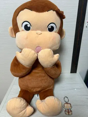 오자루의 조지 봉제 인형과 키링