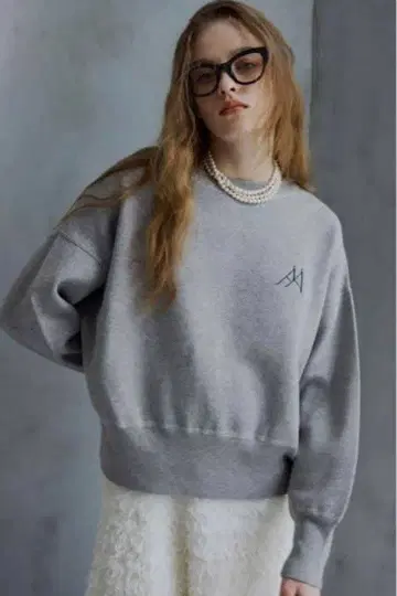 Aimeine 로고 니트 맨투맨 그레이