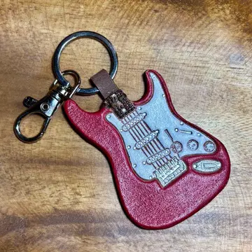 일렉 기타 모양 가죽 키링 ST 빨간색