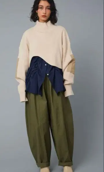 해린 도트 사이 밀리터리 숏 상의