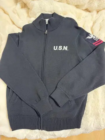 AVIREX U.S.N. 블랙 집업 니트 가격 인하 가능!