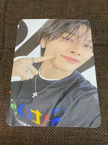 StrayKids celebrate 아이엔 리얼 터치