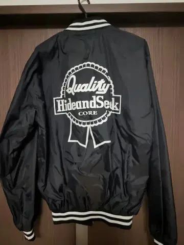 Hide and seek 하이드 앤 시크 바시티 자켓
