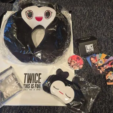 TWICE 업그레이드 혜택 오사카 넥 필로우 등