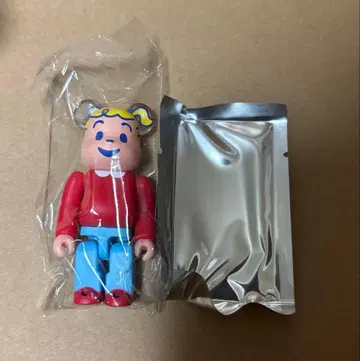 베어브릭 오삼굿즈 뒷면