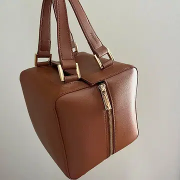 브라운 큐브형 핸드백