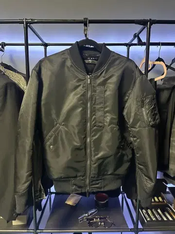 유니클로 +J 하이브리드 다운 오버 사이즈 MA-1 블랙 XS