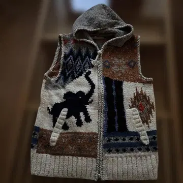 이방인 메이드 코끼리 디자인 후드 부착 코위찬 니트 베스트