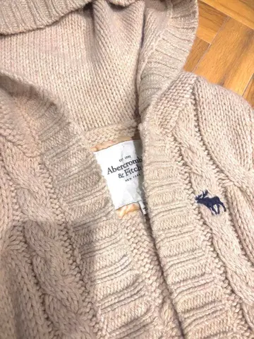 Abercrombie & Fitch 베이지 케이블 니트 후드 부착