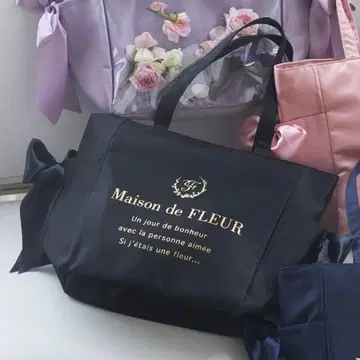 메종 드 플뢰르 클리어 포켓 사이드 리본 토트백 검정 블랙 이타백