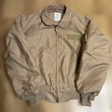 미군 방출품 2018년 CWU-36/P 플라이트 자켓 탄 USNAVY