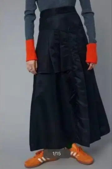 새상품 해린 도트 사이 ( HeRIN.CYE ) 나일론 스커트