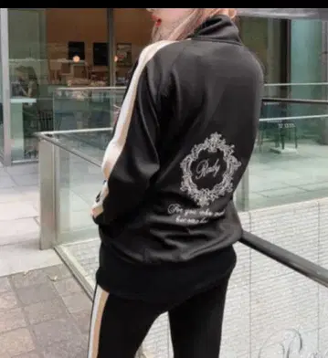 새상품급 Rady 골드 라인 저지 점퍼 상의만 자수 백 로고