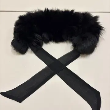 TREASURE 블랙 퍼 머플러