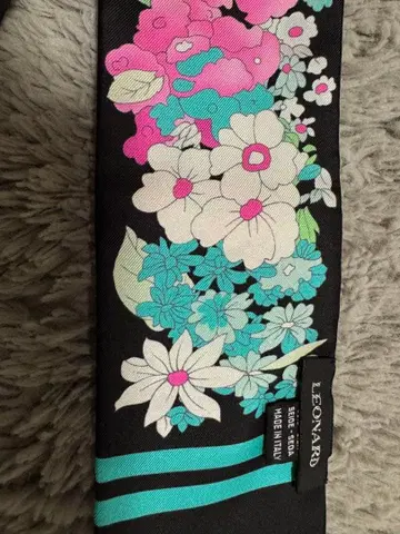 레오나르 실크 스카프