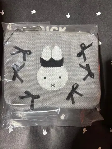 시부야 히카리에 미피 x 미아 콜라보 리본 니트 파우치 그레이 퀸
