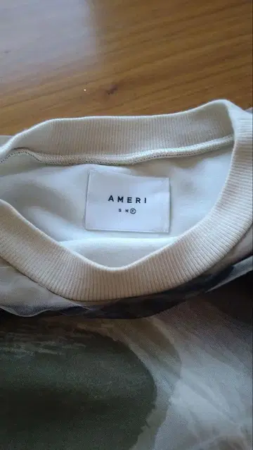 AMERI 추상 아트 프린트 트레이닝복 티셔츠