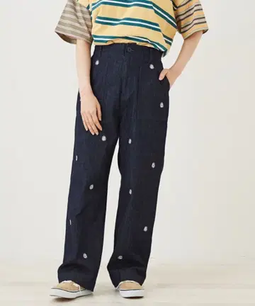 큐브 슈가 데님 마가렛 자수 베이커 팬츠