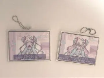 NEEDY GIRL OVERDOSE 대사 아크릴 키체인 2개 세트