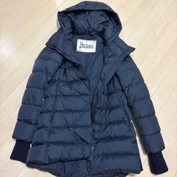 Herno 블랙 다운 자켓 38