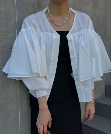 Ameri PETAL RUFFLE SHIRT 화이트