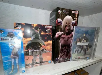 제일복권 진격의 거인 ~벽 바깥의 세계~ A상 여자형 거인 피규어 리바이