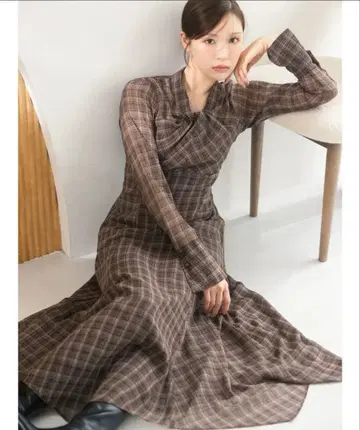 머큐리 듀오 트위스트 넥 롱 슬리브 원피스 브라운 M