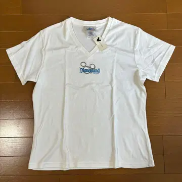 미사용 캘리포니아 디즈니랜드 화이트 T셔츠 L 사이즈 (작은 얼룩 있음)