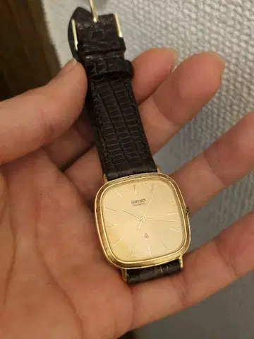 작동품. SEIKO 세이코 남성용 손목시계 골드 벨트 새상품