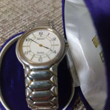 세이코 벨루나 쿼츠 손목시계