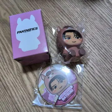 FANTASTICS 사와모토 나츠키 인형옷 키링과 캔뱃지 세트