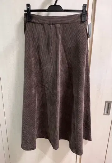 새상품 VIS 코듀로이 플레어 롱 스커트 브라운 M