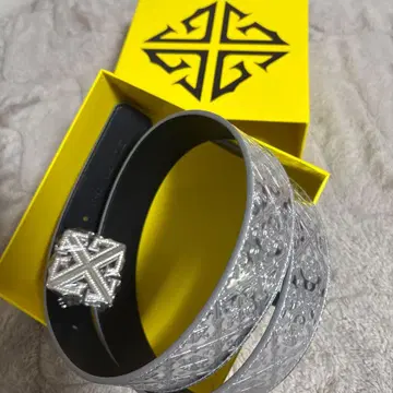 GUAPI 구아피 크롬 가죽 벨트 크리스탈 크로스 버클