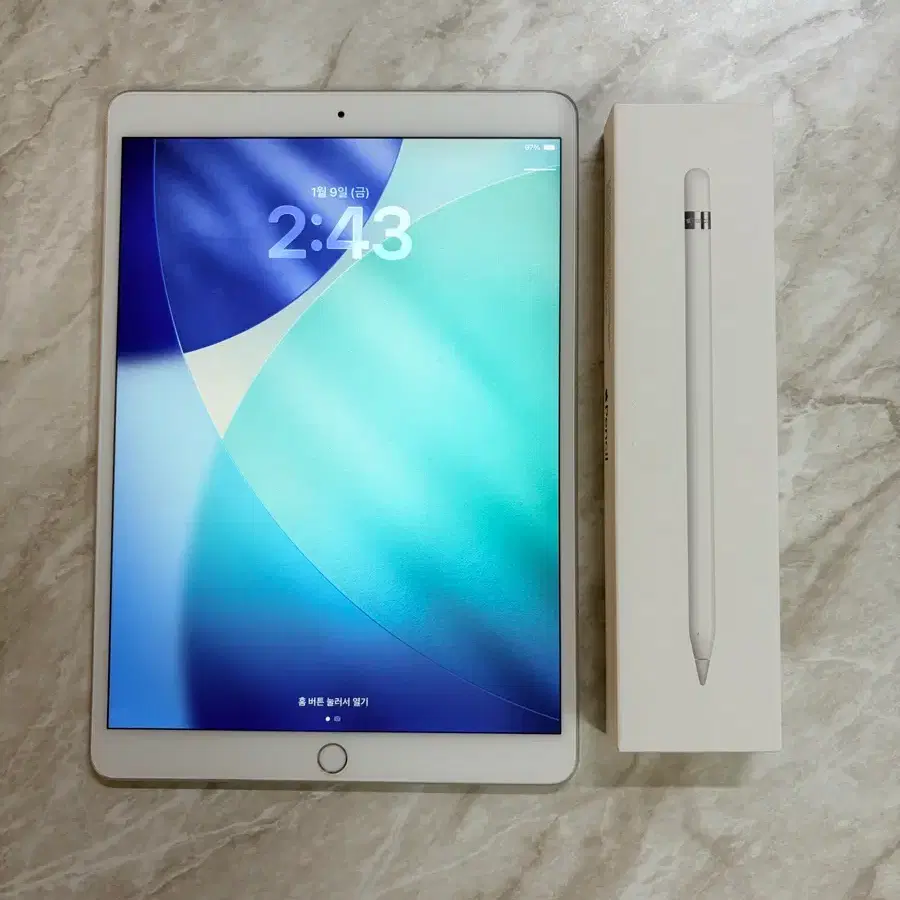 APPLE | 애플 iPad Air 5 64GB + Apple Pencil 2nd Generation on