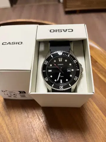 CASIO MDV-107-1A1 손목시계