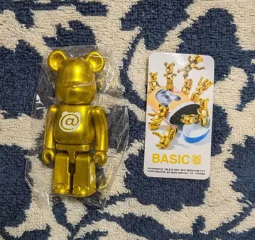 [ 시리즈 28 베이직 @마크 ] 베어브릭 내부 가방 미개봉 카드 포함