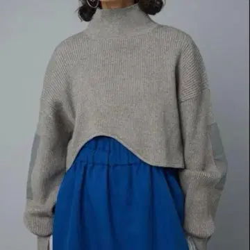 베린닷사이 HeRIN.CYE 니트 베이지 비대칭 상의