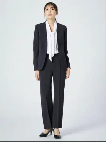 [ PLST ] 트리아세테이트 블렌드 컬러리스 자켓 테이퍼드 팬츠 세트