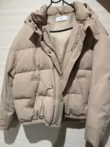 AZUL 후드 부착 다운 자켓 M 사이즈 베이지