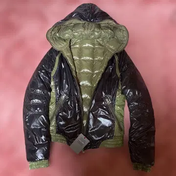 DUVETICA 후드 부착 다운 자켓 블랙/올리브