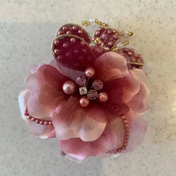 도쿄 소와르 코사지