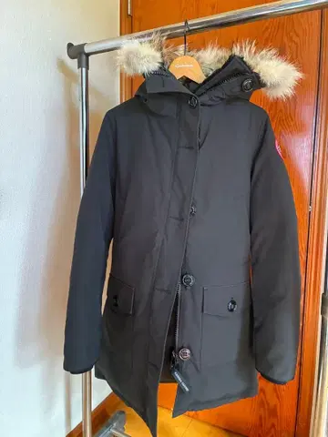 CANADA GOOSE 블랙 다운 자켓