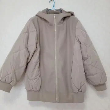 LUCA/LADY LUCK LUCA 후드 부착 베이지 다운 자켓